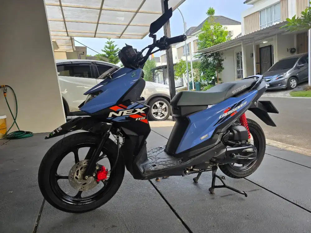 Motor Suzuki Nex Crossover 2024 warna biru, pajak panjang