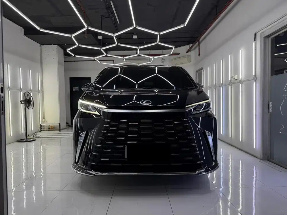 Lexus LM350h 7 seater NIK 2024 pemakaian 2025