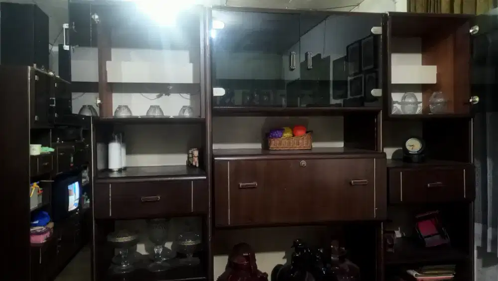 Lemari tv rak gealas