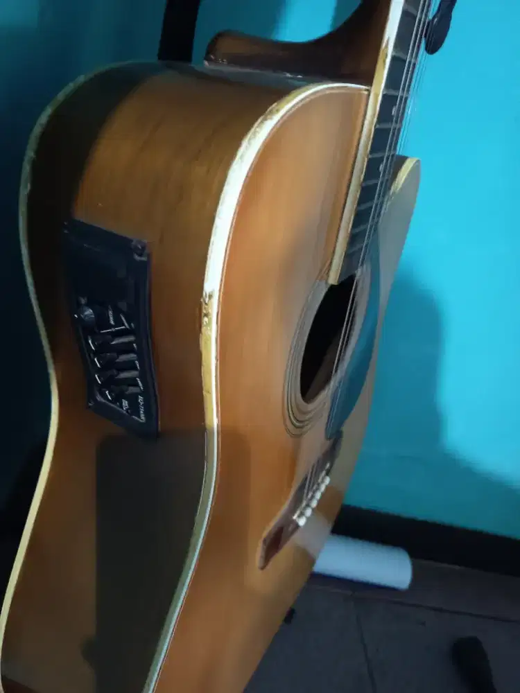 DI JUAL GITAR AKUSTIK ELEKTRIK LOKAL