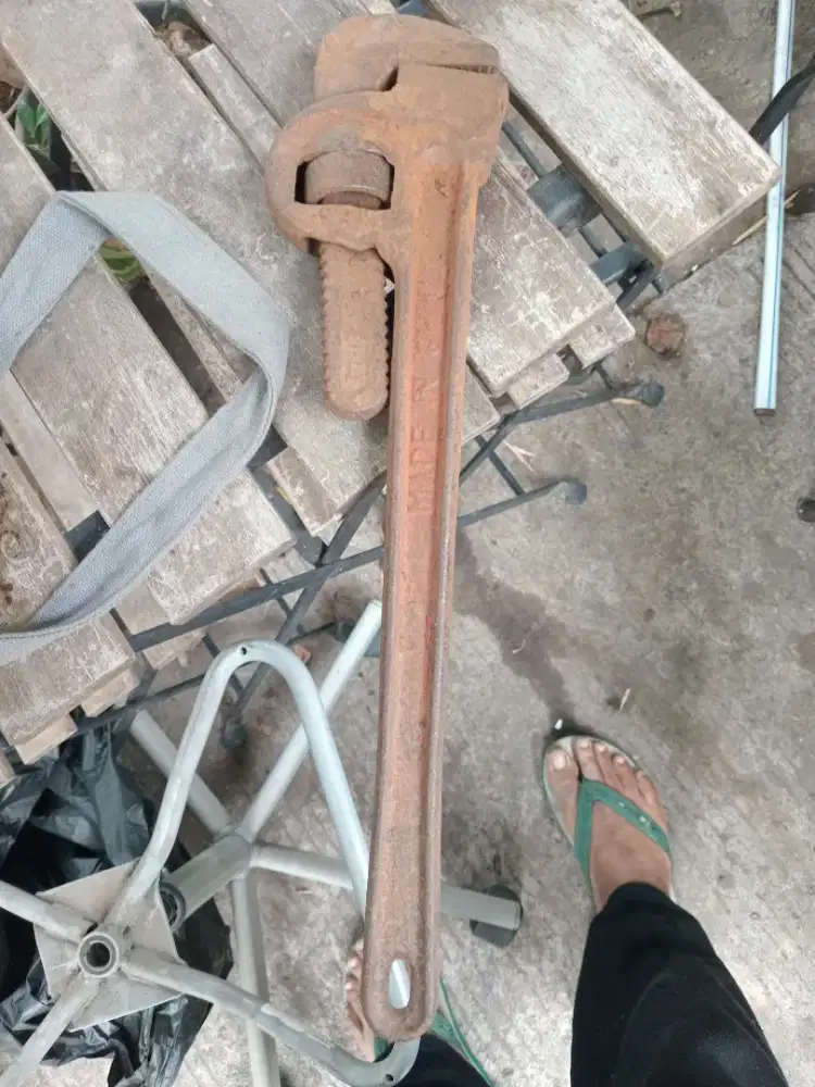 Kunci pipa siap pakai