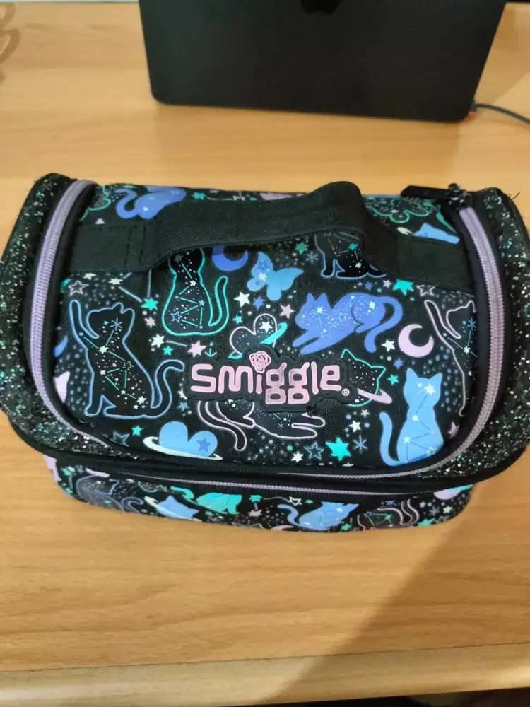 ORIGINAL PRELOVED LUNCH BAG SMIGGLE CAT STAR