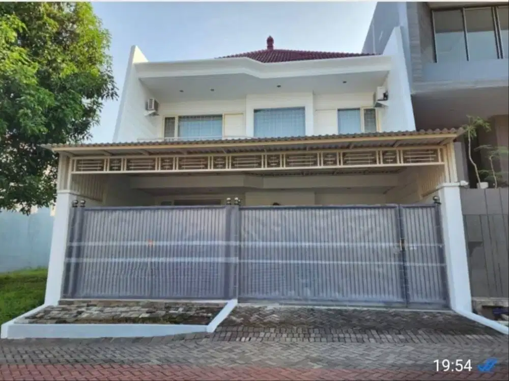 Dijual Rumah Bagus Langka  Siap huni Citraland Utama Surabaya Barat
