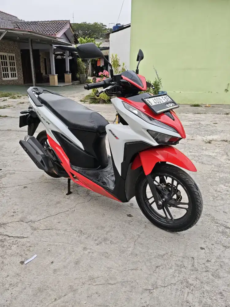HONDA VARIO 2023 MERAH