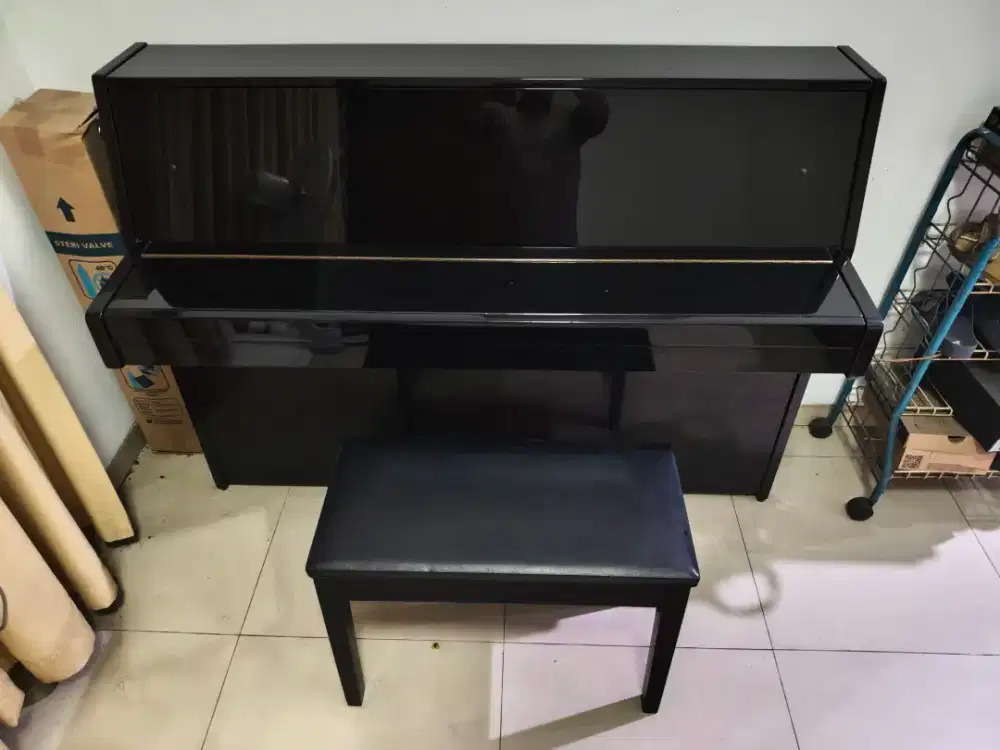 Piano Yamaha LU-90 PE