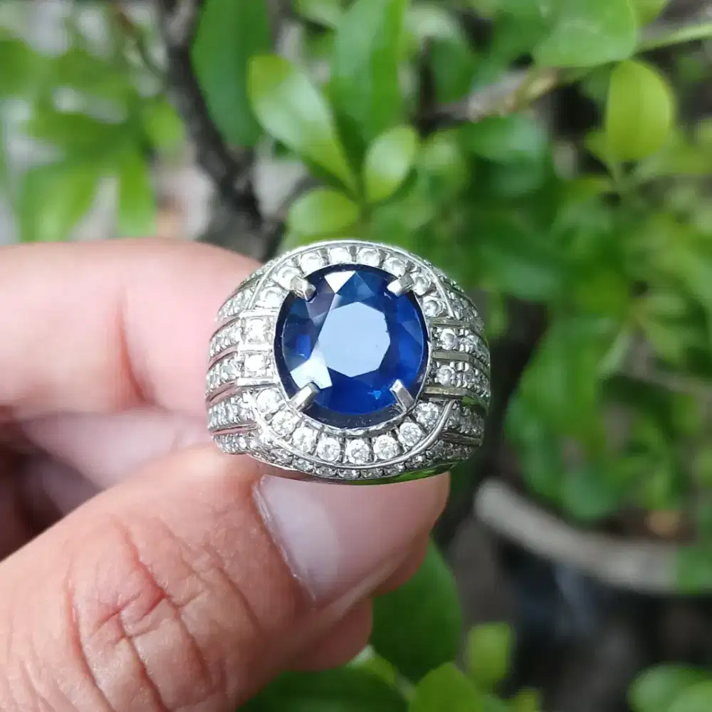 Natural Blue Sapphire Srilanka 4.39 crt