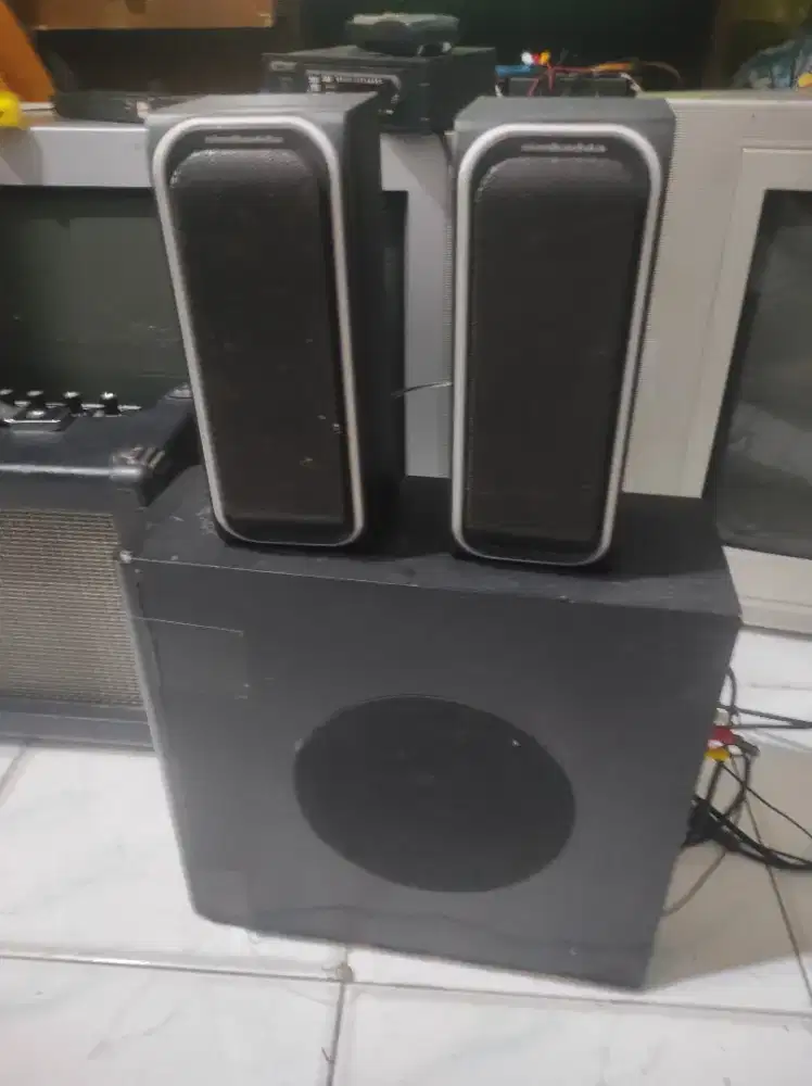 Speaker subwoofer simbada siap pakai masih komplit + remot