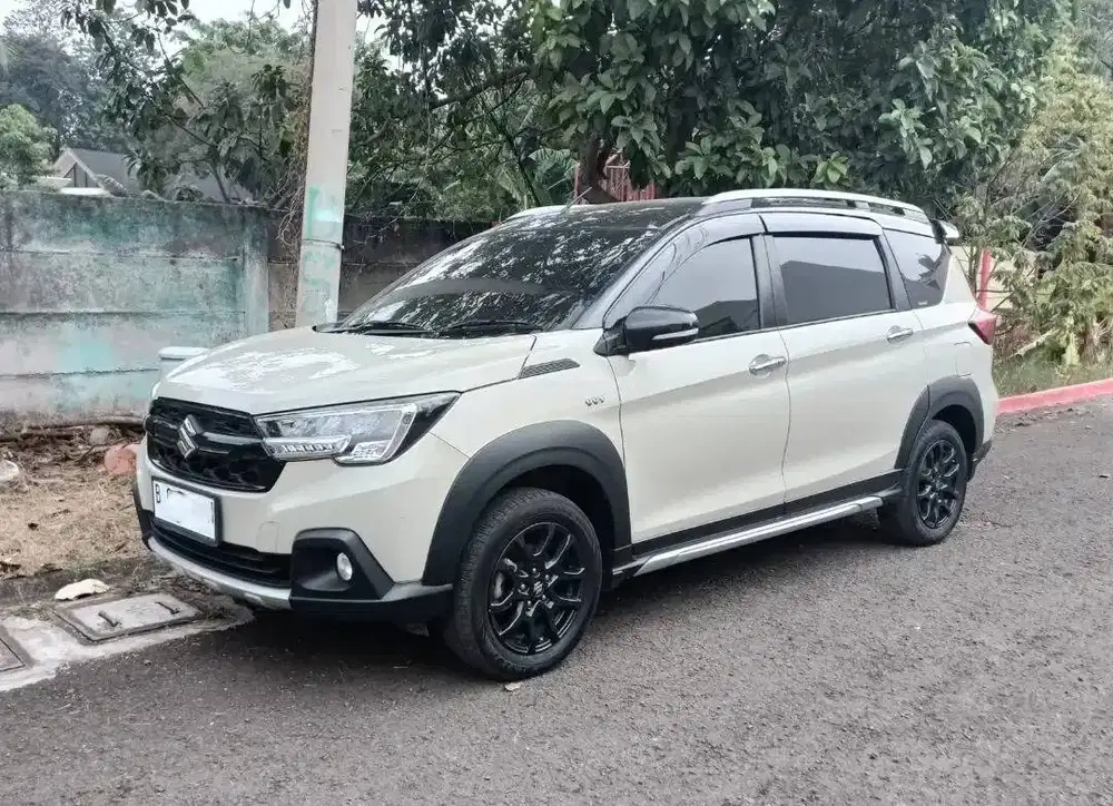 Suzuki XL 7 Alpha at Hybrid