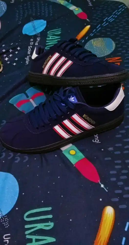 Sepatu adinda size 40