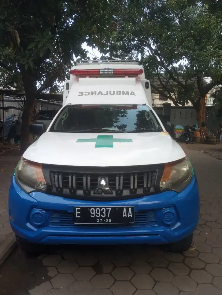 Mitsubishi Triton HDX (4x4) Ambulance
