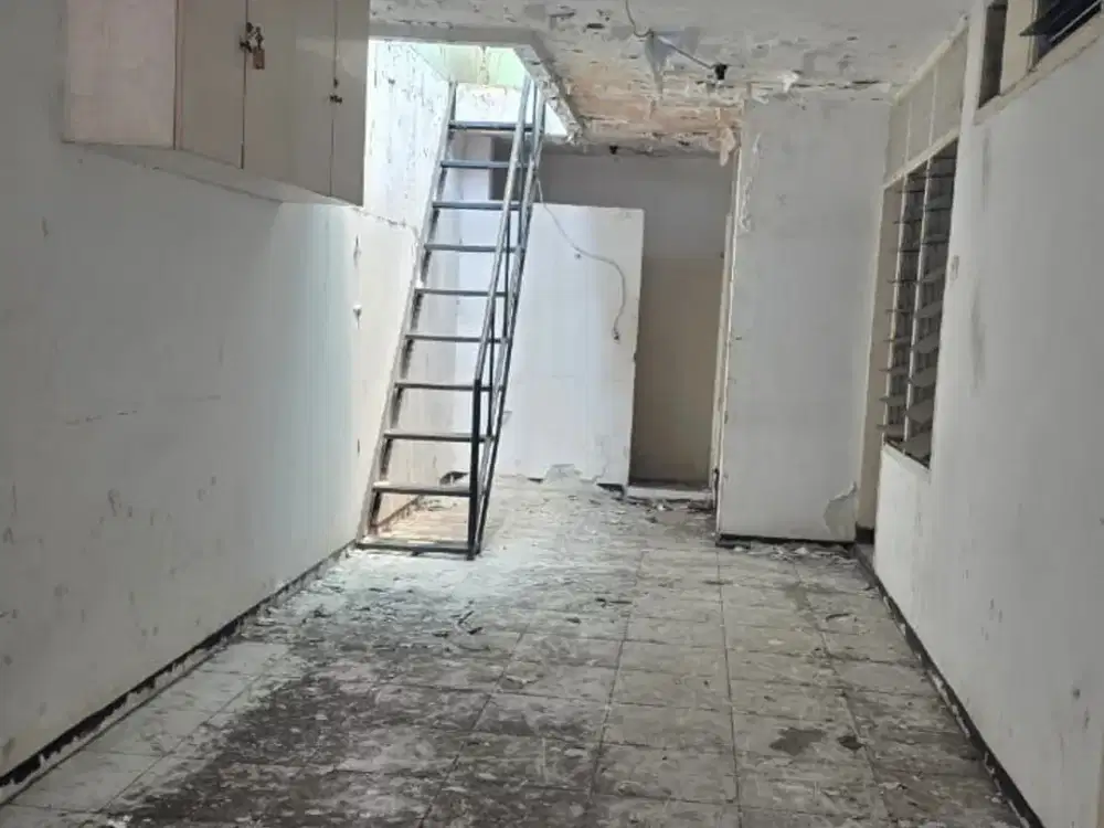 Ss.3961 - Murah !! Dijual Rumah Hook Luas 231 Hitung Tanah Hadap Selatan Timur di Kelapa Cengkir