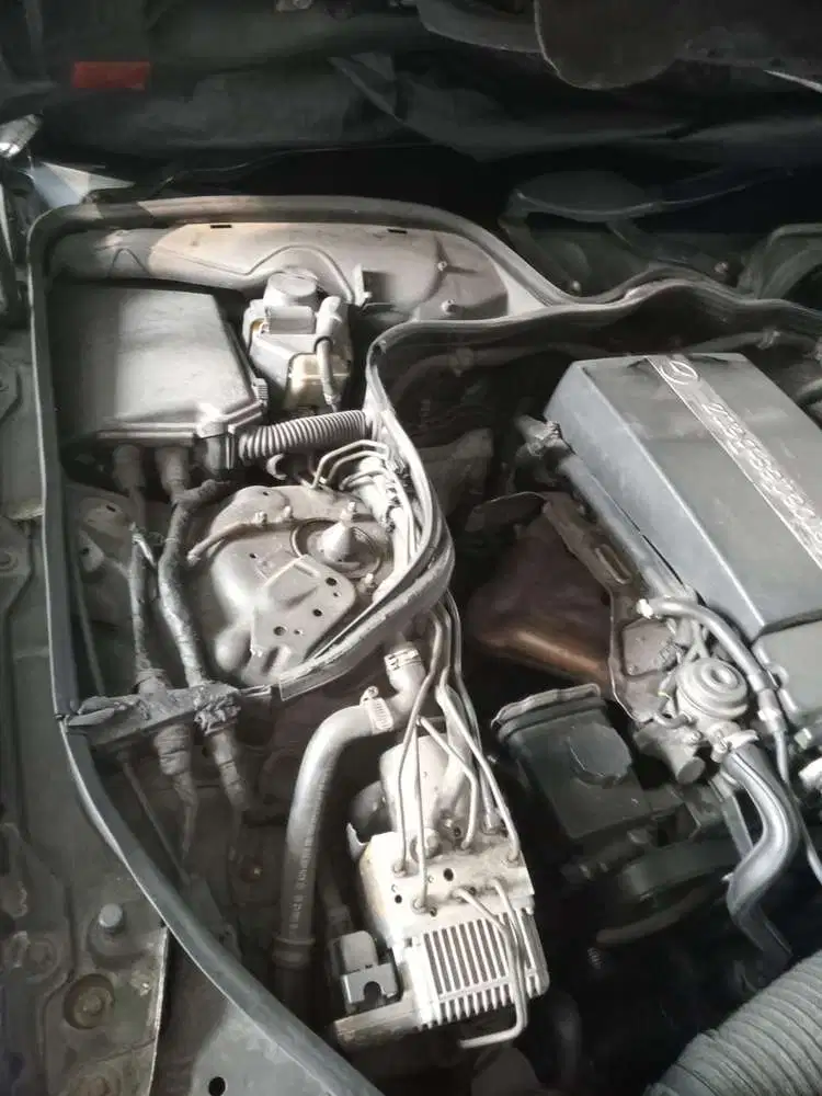 Mercedes-Benz E200K 2004 Bensin