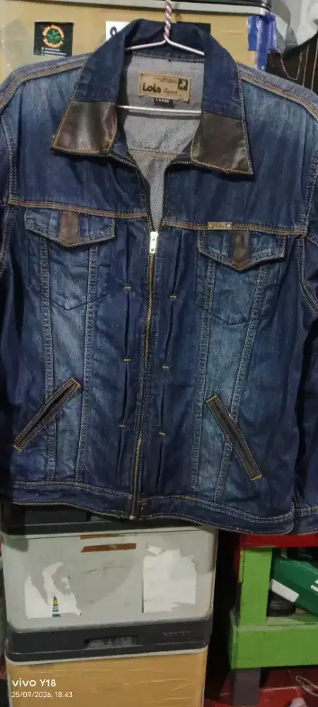 Jaket Levis Lois