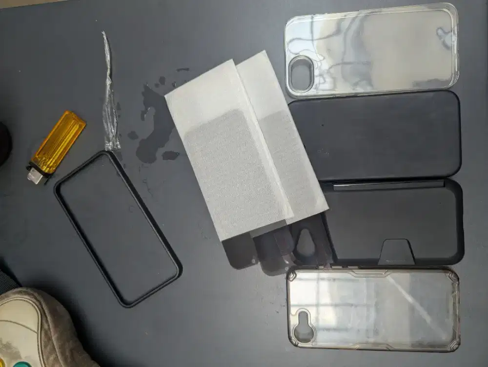 Aksesoris Casing & Tempered Glass Iphone 16e