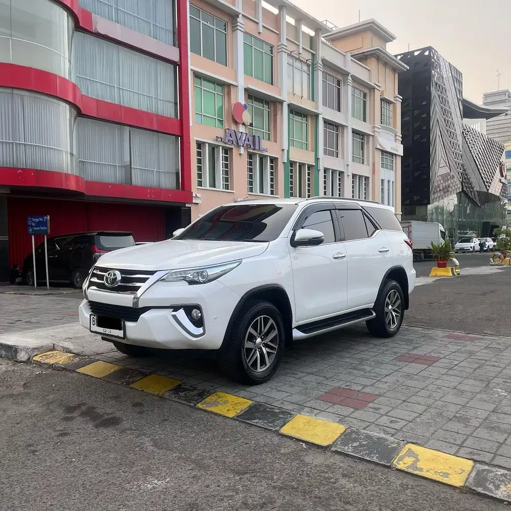 Toyota Fortuner VRZ  2019 2.4 Diesel Putih White On Brown