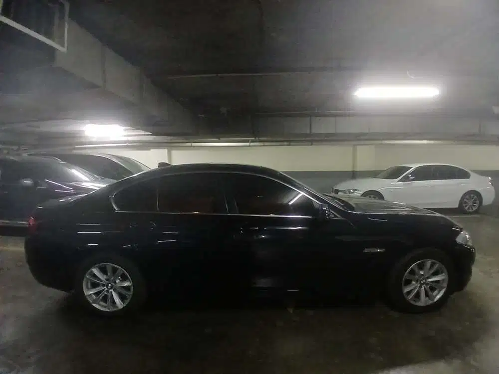 BMW 523i 2011 Bensin