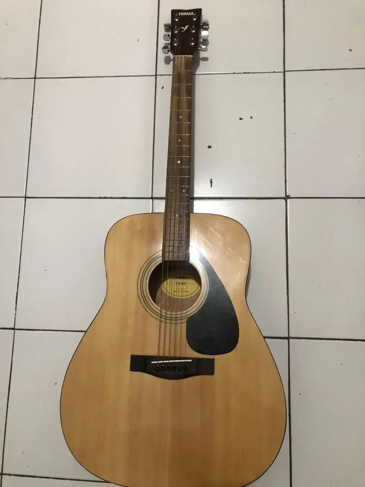 Gitar akustik yamaha