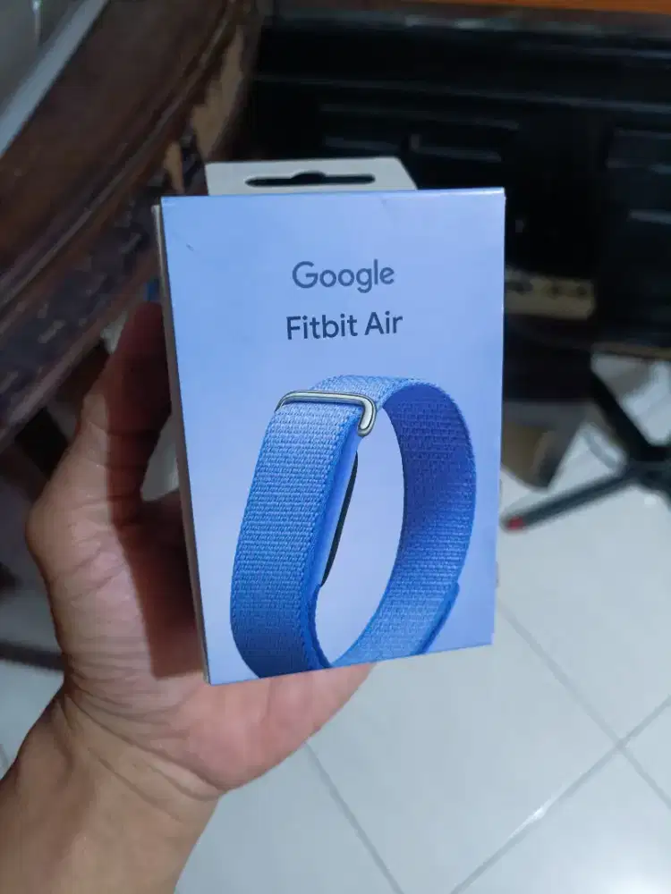 Google Fitbit Air Screenless Activity Tracker With Fitness