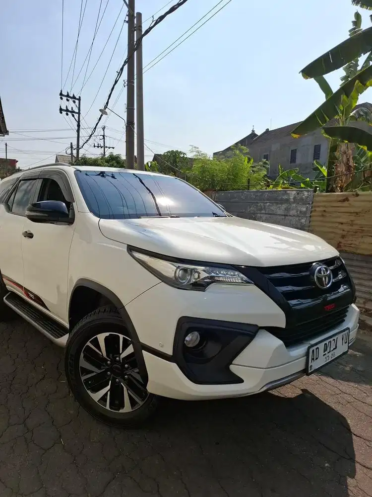 DIJUAL Toyota Fortuner 2.4 VRZ TRD Sportivo AT 2018
