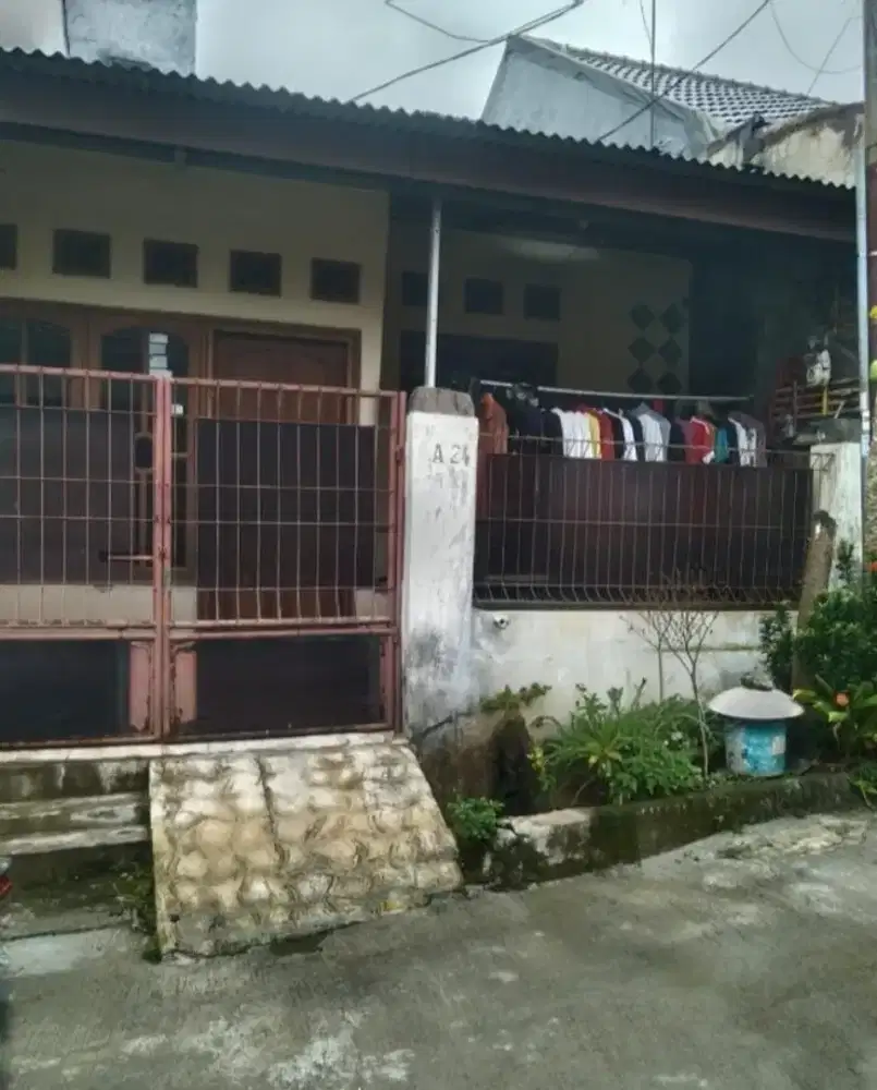 Rumah dalam perumahan Cilebut