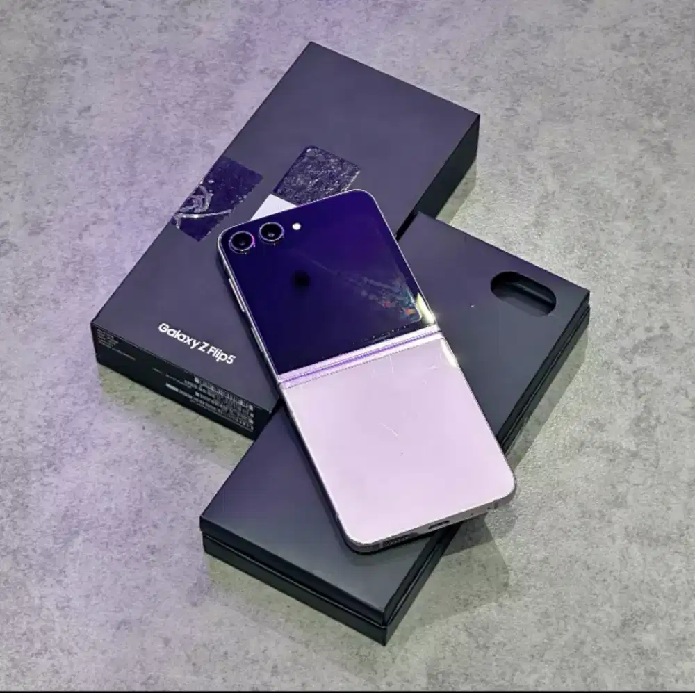 Samsung Galaxy Z Flip 5 8/512 sein mulus