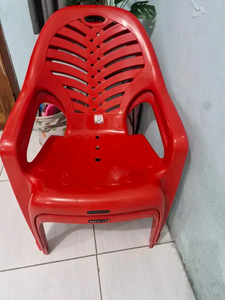 DIJUAL BANGKU PLASTIK NAPOLLY