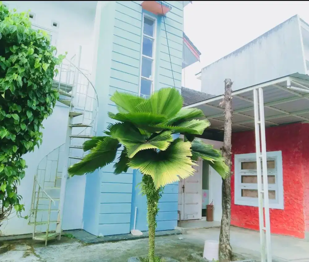 SEWA RUMAH AMBYARR