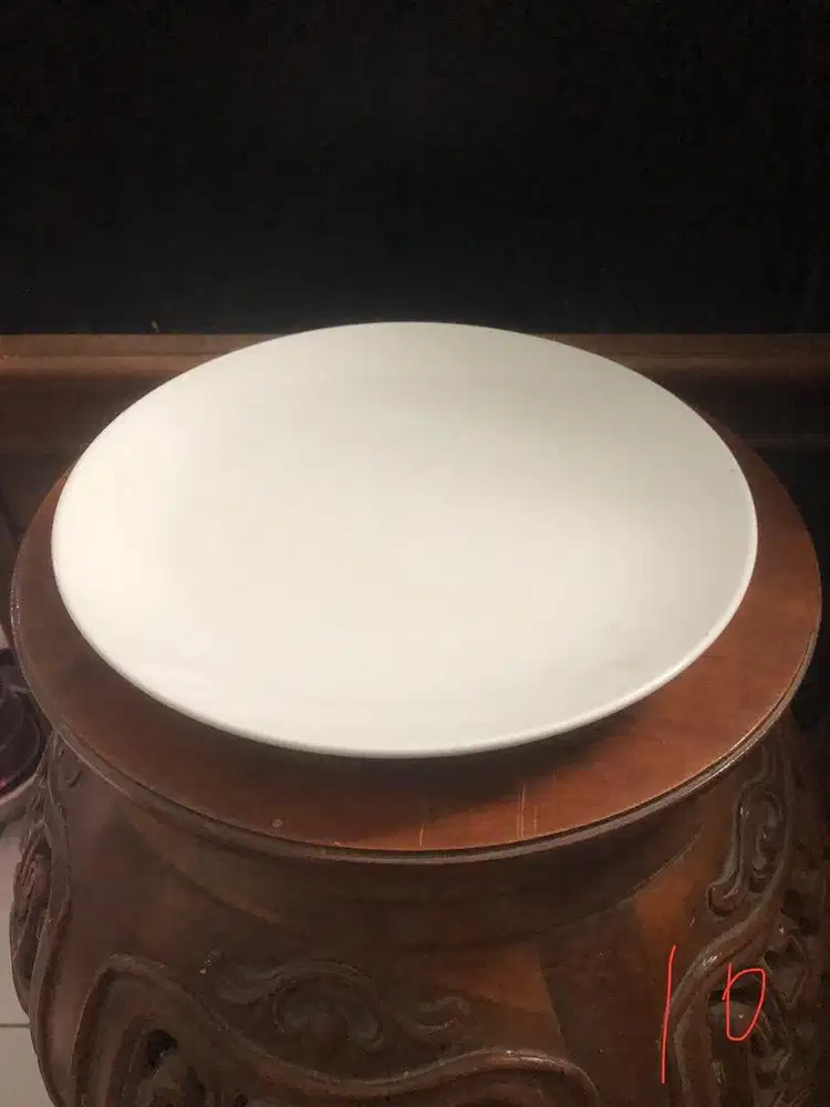 Piring keramik bulat , ukuran diameter 24cm