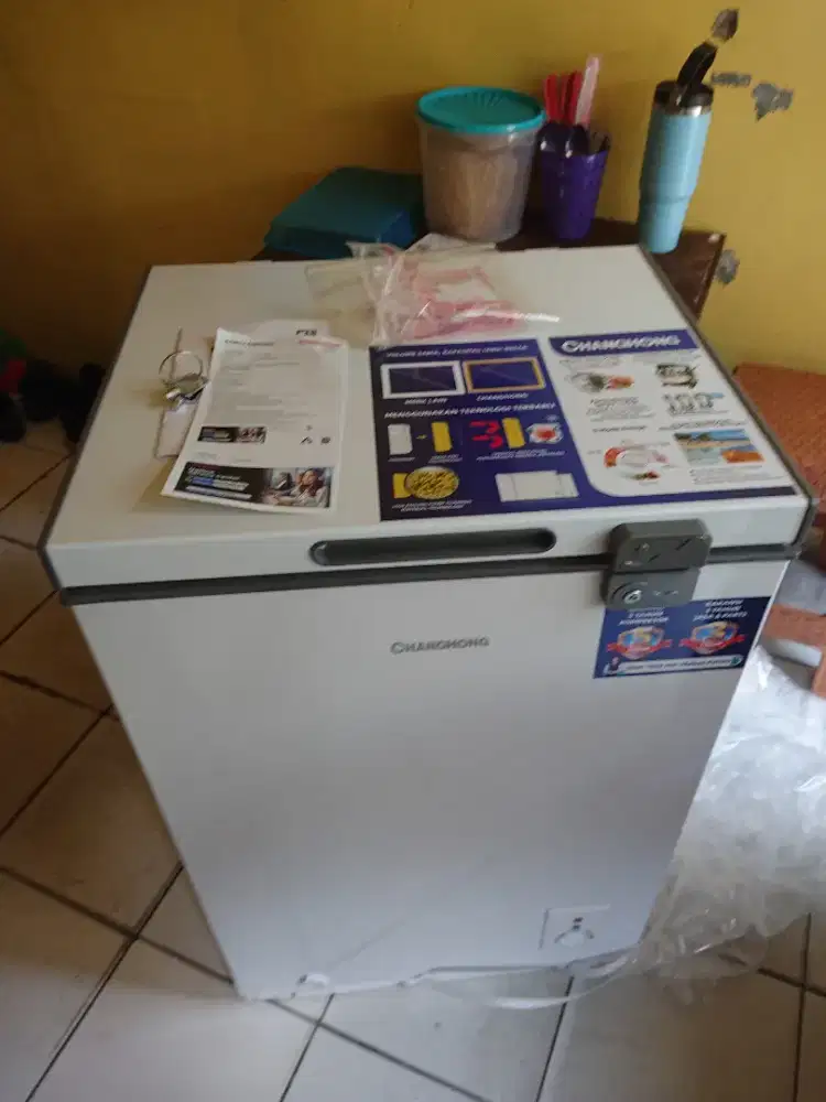 Di jual freezer changhong type FCF136DW