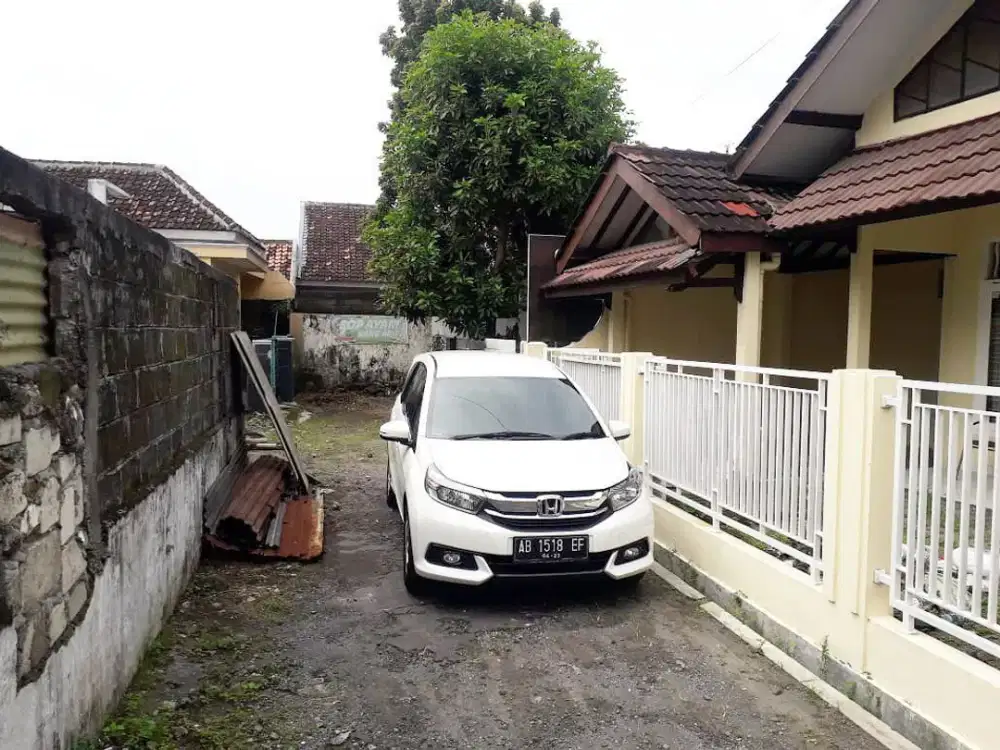 Rumah Dijual di Jogja Dayu Asri Furnish Lengkap, Ada Halaman Belakang, Row Jalan 6 Mtr