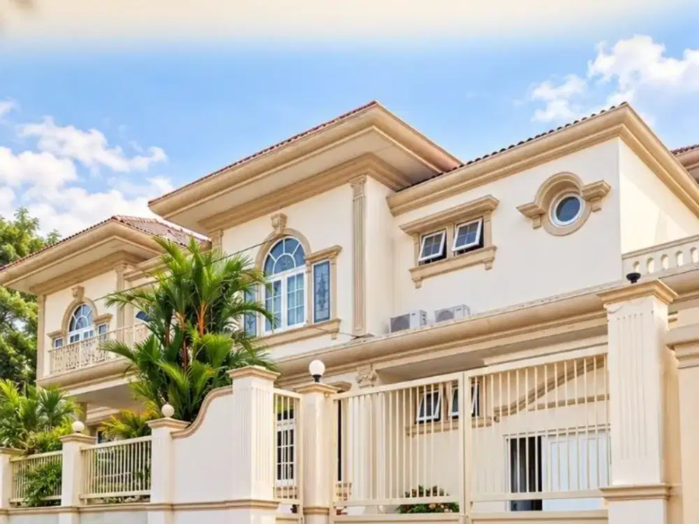 Full Furnish Mewah Bintang Diponggo, Mayjend Sungkono, Ada Taman + Balkon Lantai Full Marmer