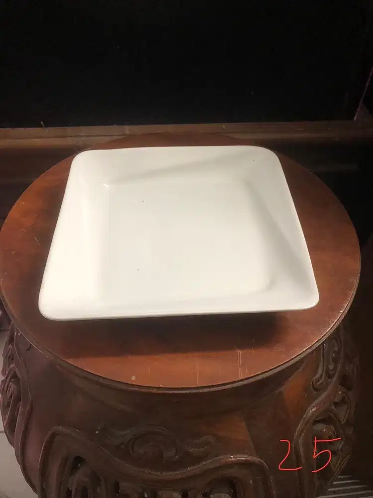 Piring makan keramik kotak, ukuran 18x18 cm