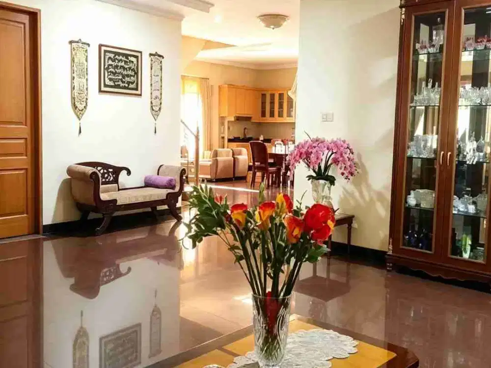 DIJUAL RUMAH BESAR 2 LANTAI – KAWASAN ELIT CAWANG