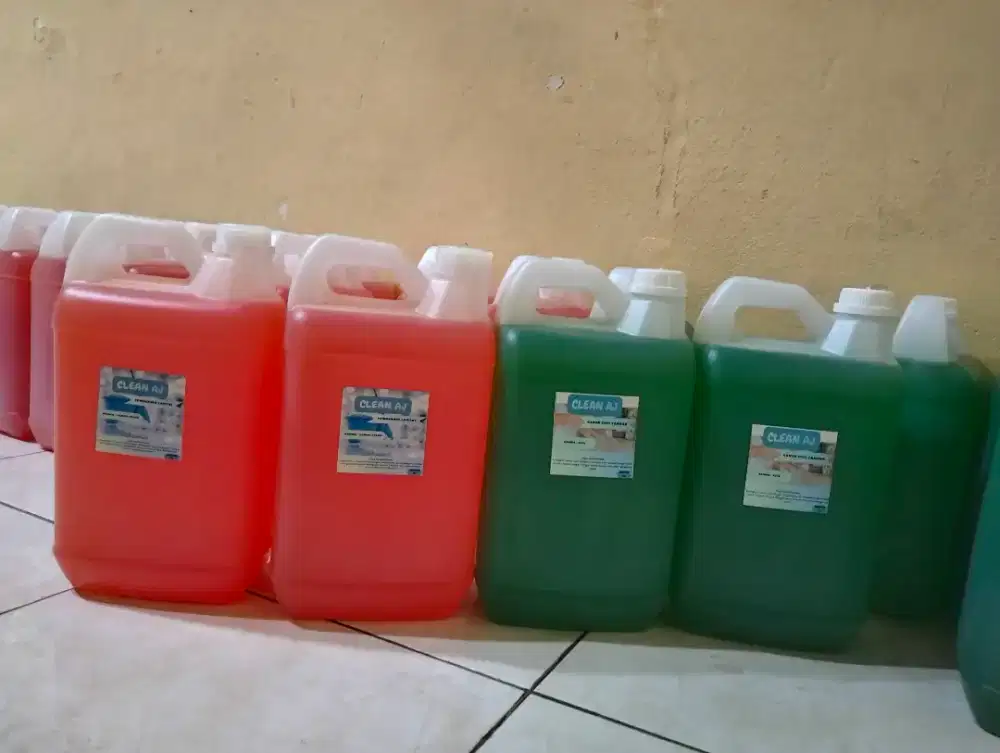 Pembersih lantai dan sabun cuci tangan