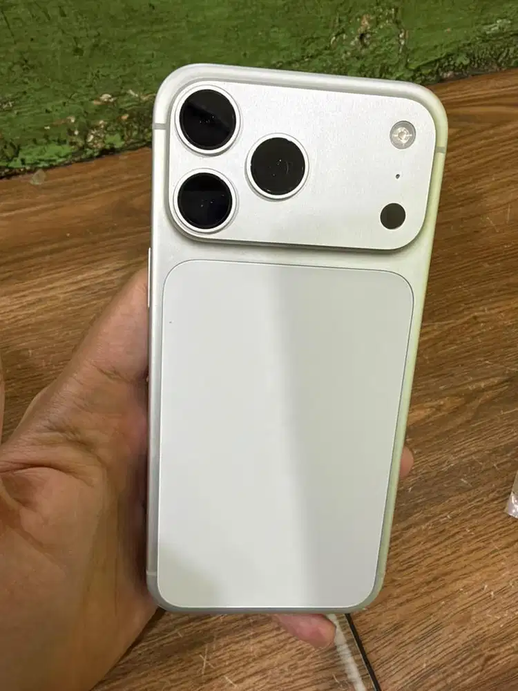 iPhone 17 Pro Max 256 GB Silver Resmi Beacukai