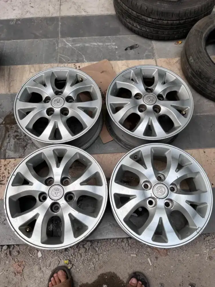 Velg original Innova akar ring 15 pcd 5x114,3 grandmax