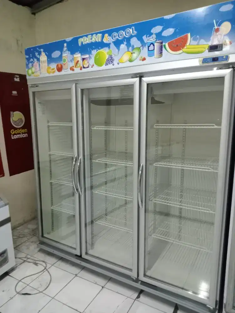 Showcase, Shokes 3 pintu