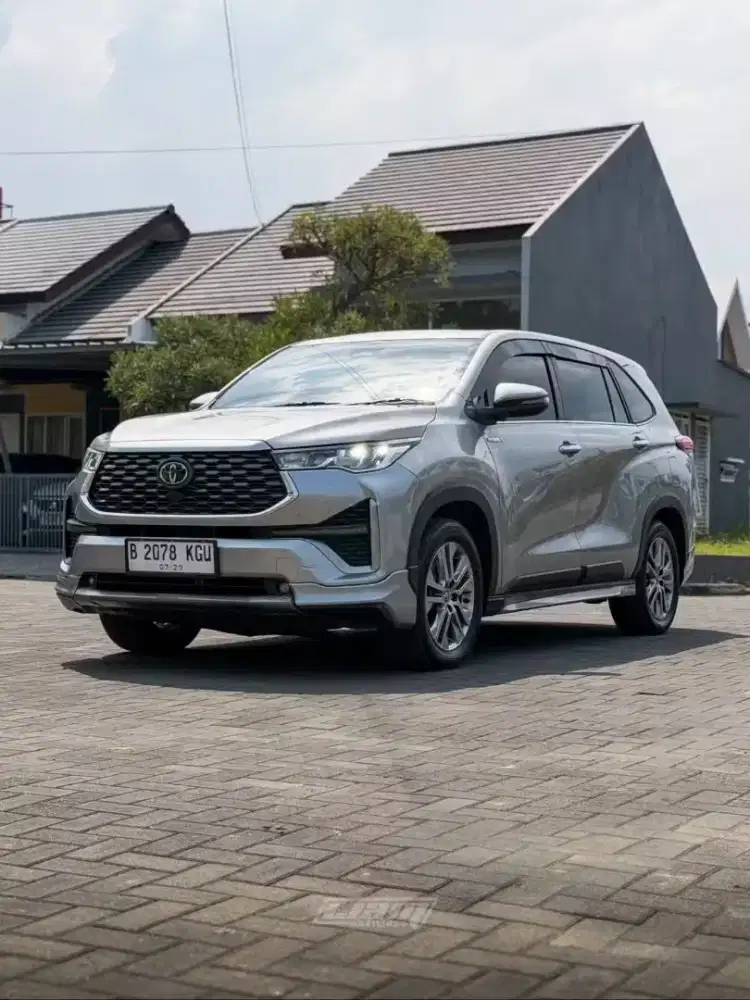 TOYOTA ZENIX Q MODELISTA HEV	CVT 2023