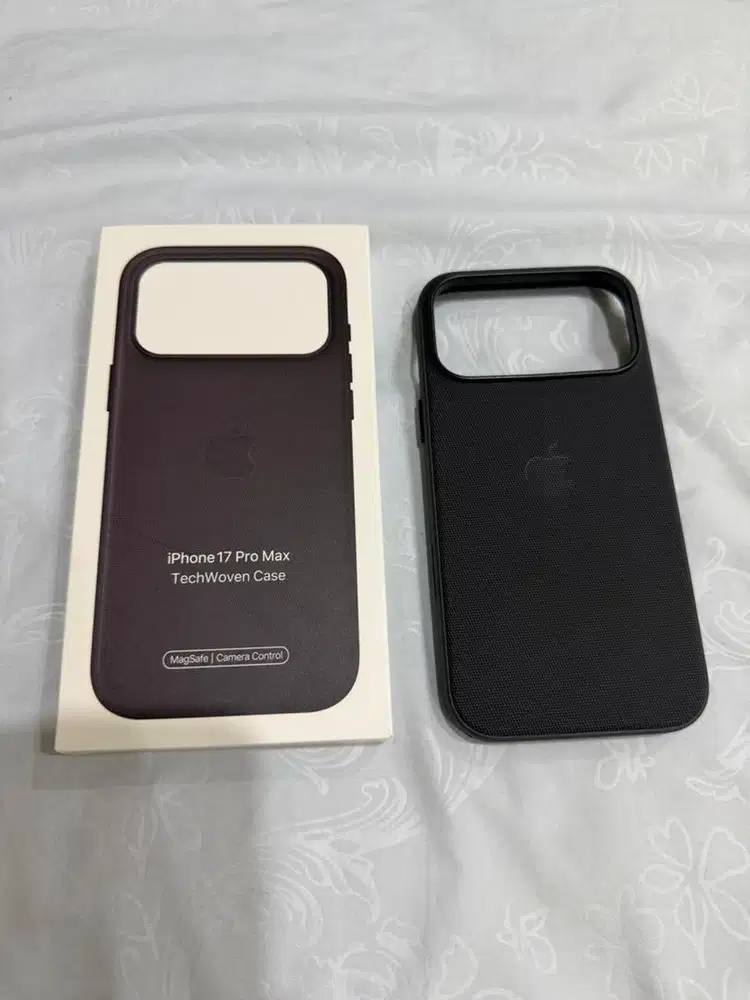 Case TechWoven iPhone 17 ProMax Hitam
