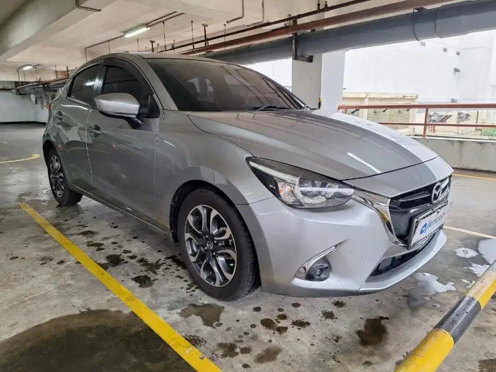 DP MURAH Mazda 2 1.5 R Bensin-AT 2017 Silver CXLBA