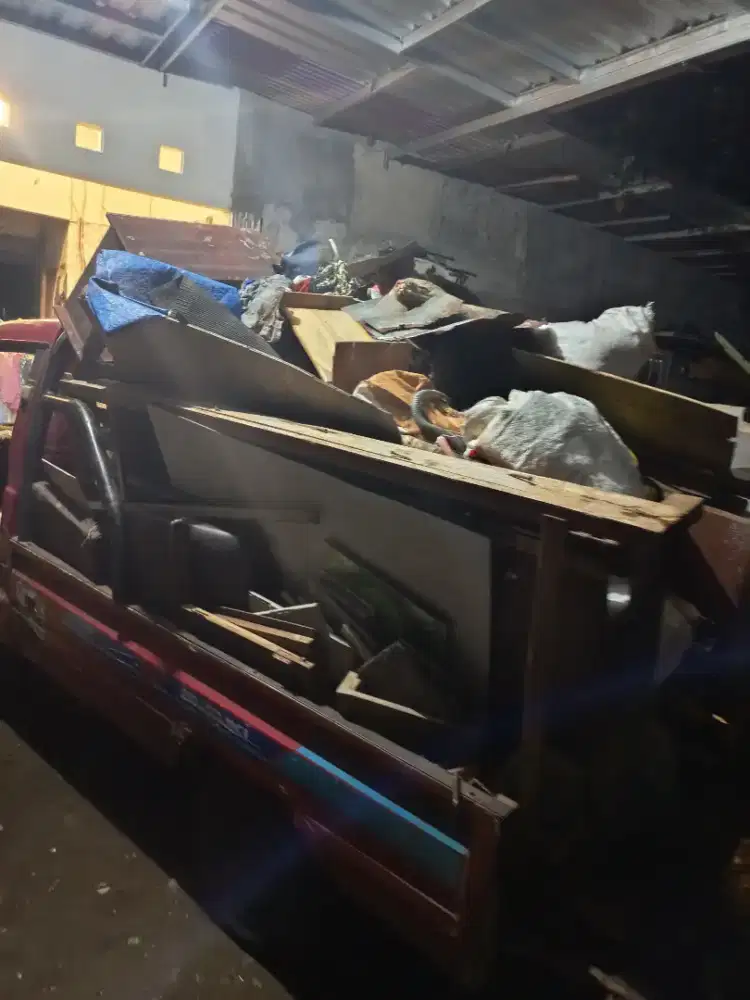Layanan buang segala barang