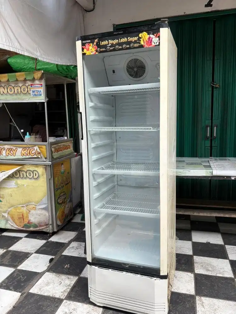Showcase bekas 300k aja angkut