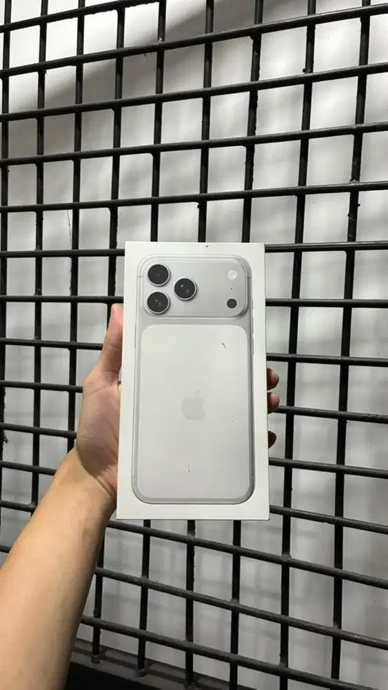 iPhone 17 Pro Max 256Gb Silver iBox Tukar Tambah / Cicilan Bisa