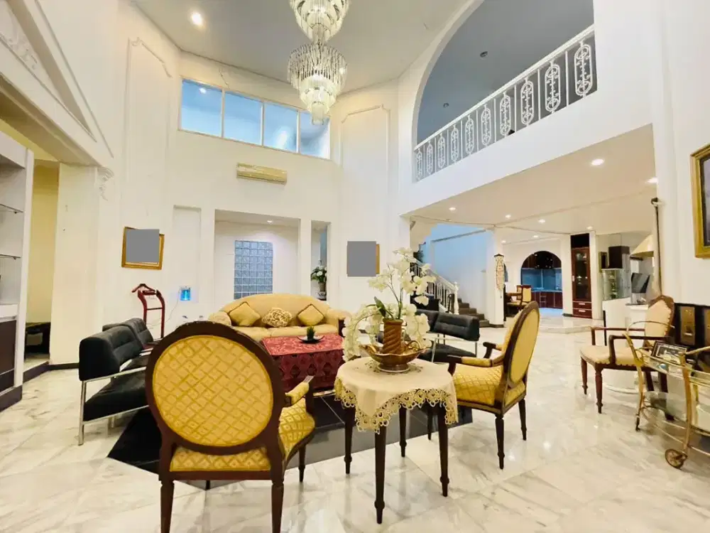 Dijual rumah mewah pinggir jalan di lokasi premium  pusat kota Banjarmasin, kalimantan selatan