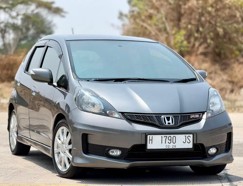 DP 15 jt! Honda Jazz RS Matic 2013 MMC Antik Spt Baru!!