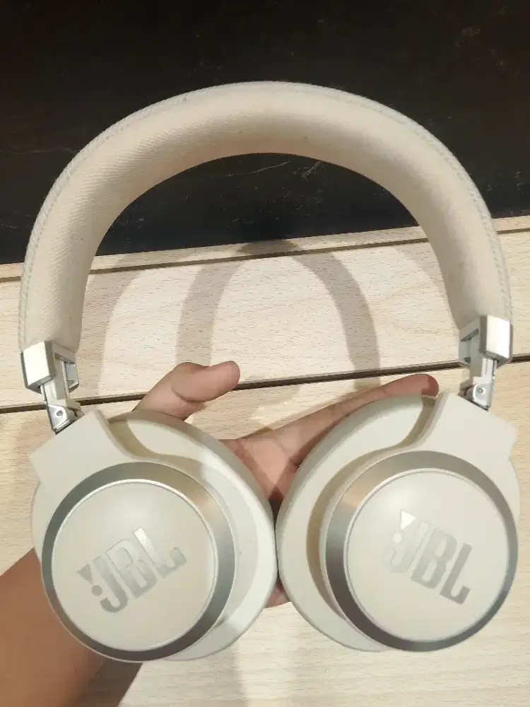 HEADPHONES LIVE 770