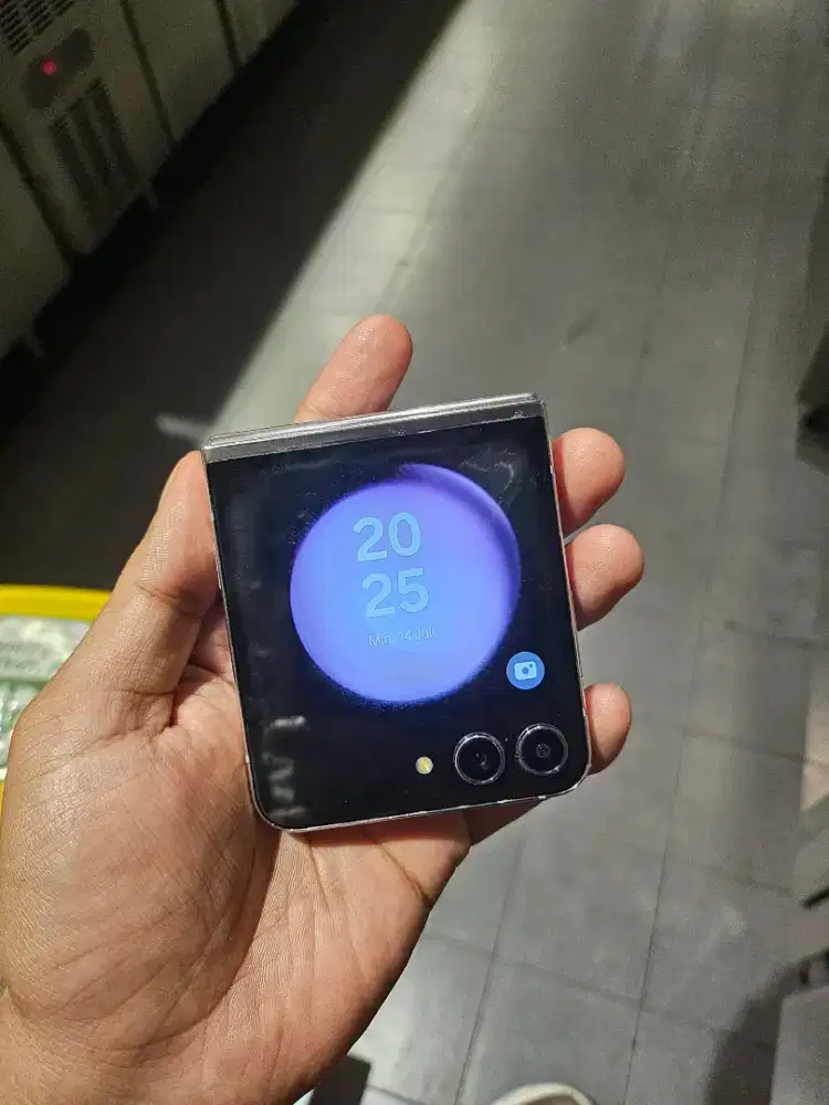 Samsung Z flip 5 256gb TT