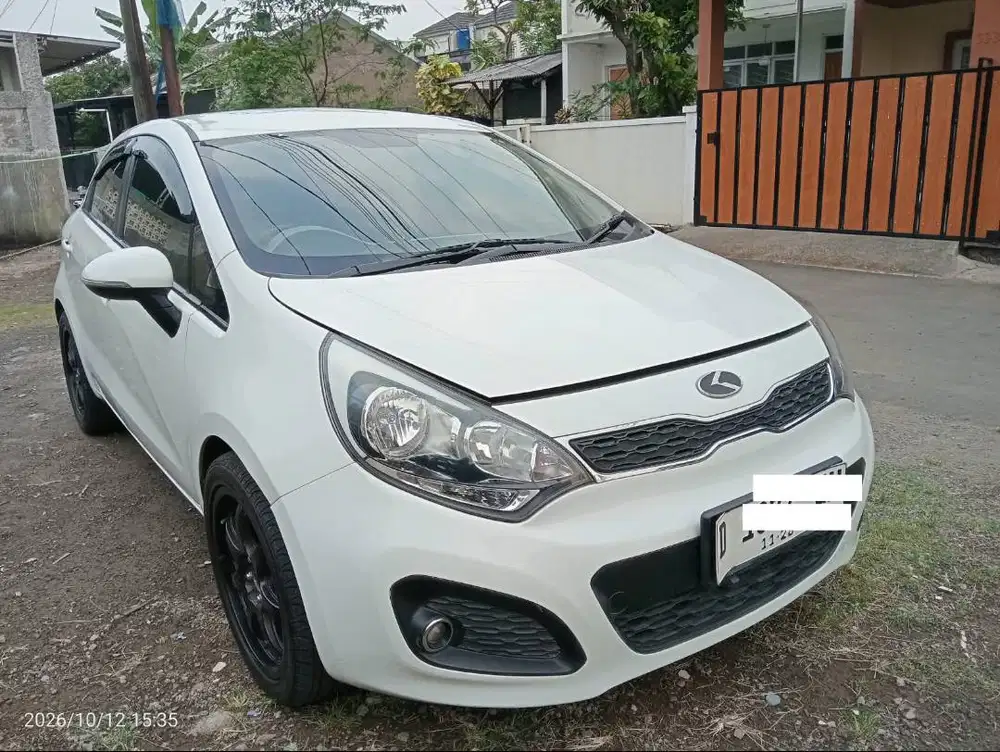 KIA RIO AT 2013