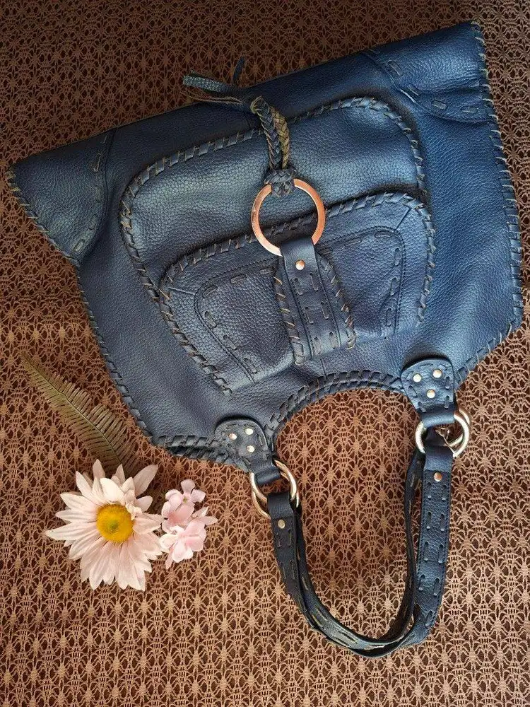 BCBGMAXAZRIA 2000s Whipstitch Leather Tote Preloved
