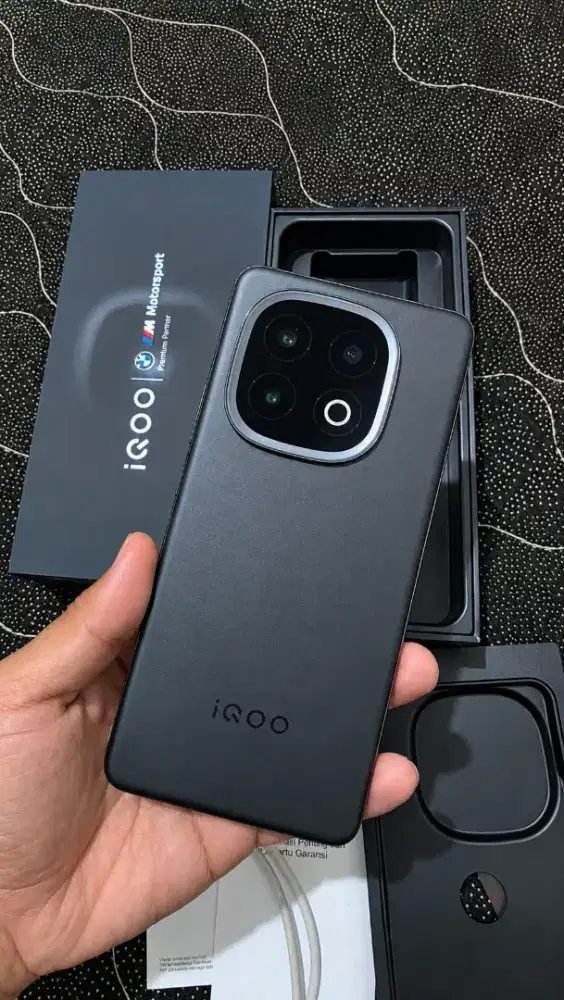 IQOO 13. Ram 12/256